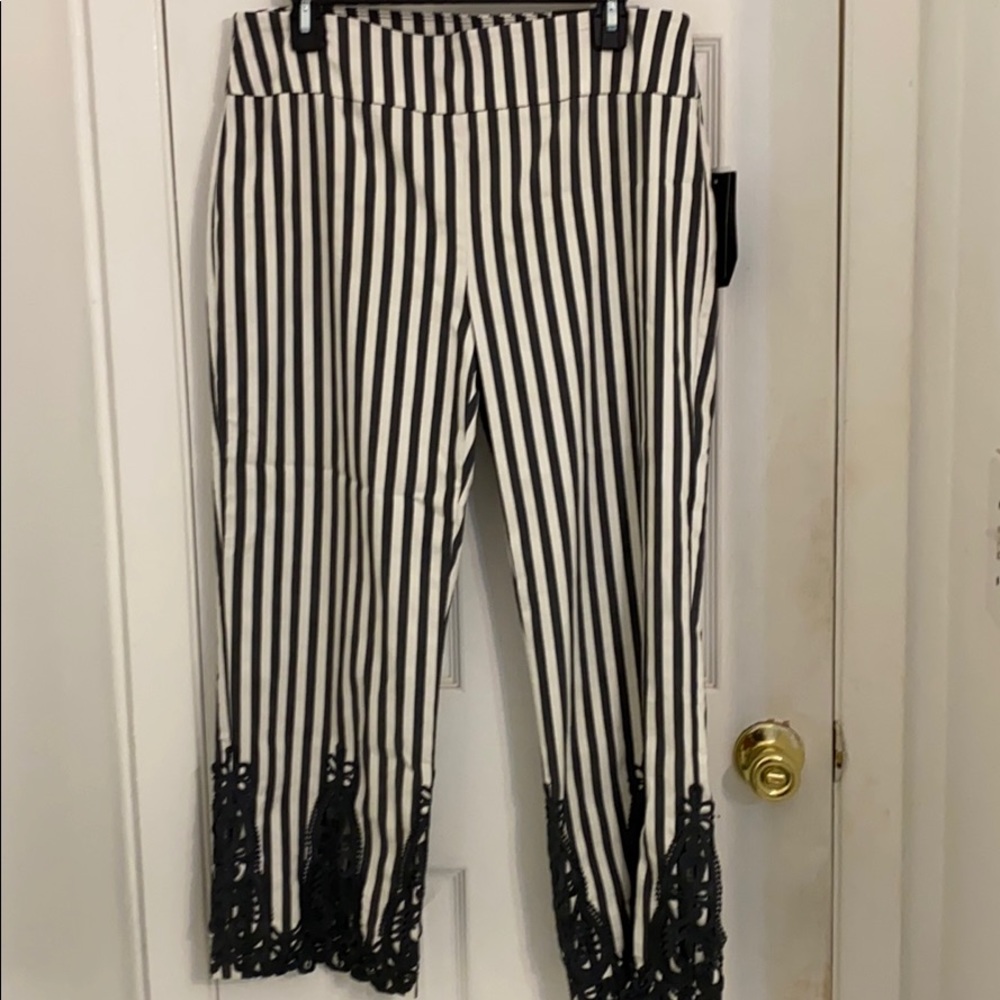 Stylish crop pants by Attyre NWT Size 12